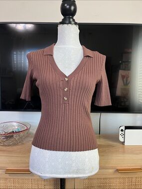Lulus brown ribbed knit polo top featuring a V-neckline